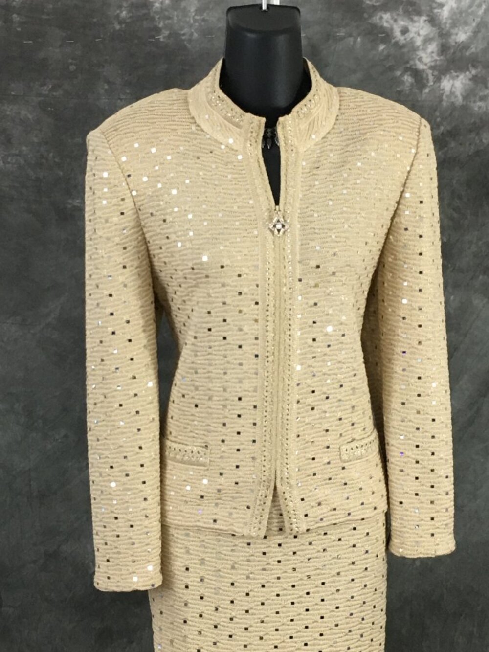 BEAUTIFUL St John evening knit gold shimmer rhinestones embellished skirt suit 8 - Picture 4 of 10